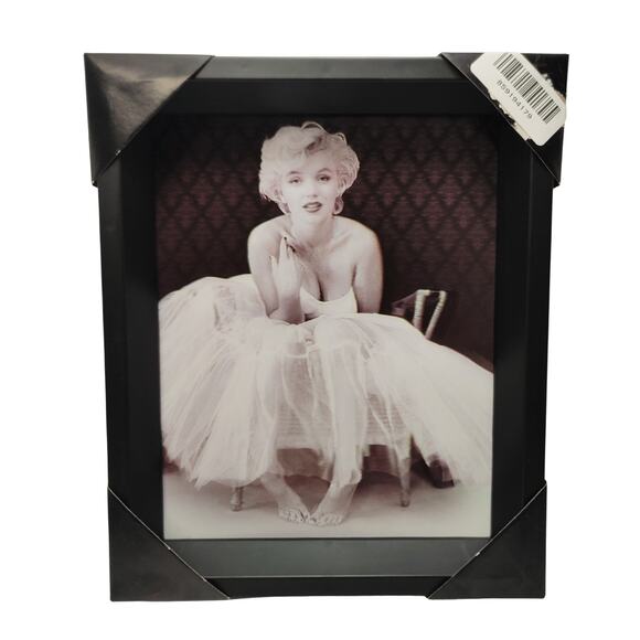 Marilyn Monroe 3D Lenticular Framed Wall Art Shadow Box - Picture 4 of 4
